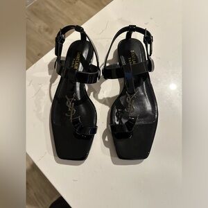 YSL Yves Saint Laurent black T-strap thong sandals | size 6